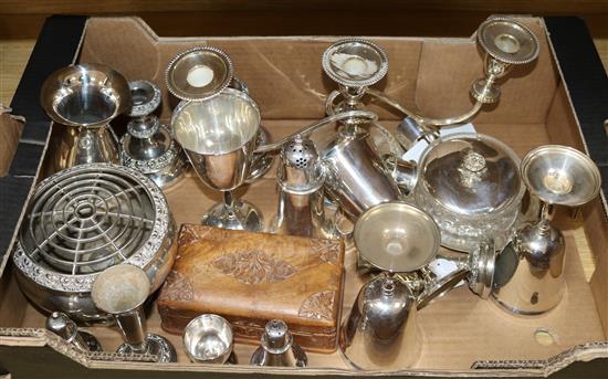 A quantity of silver plated ware and two silver napkin rings